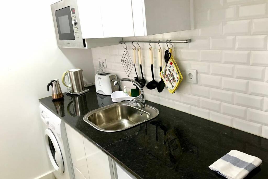 32 2 - Heart Of Lisbon Private Apartment, Bairro Alto Екстер'єр фото